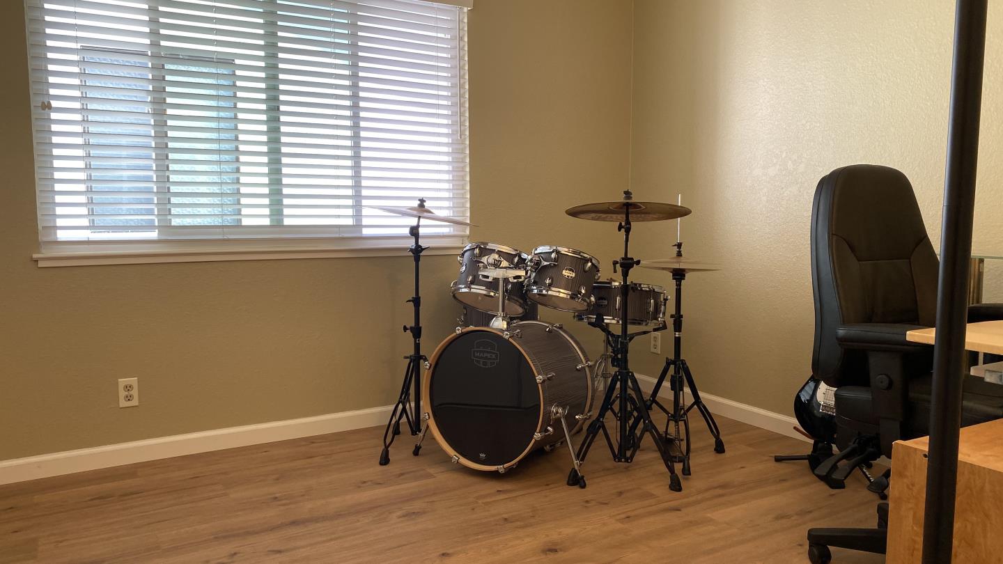 Detail Gallery Image 34 of 44 For 5270 Rio Grande Dr, San Jose,  CA 95136 - 4 Beds | 2/1 Baths