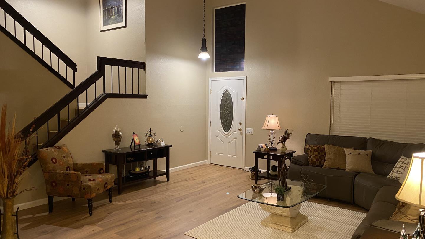 Detail Gallery Image 8 of 44 For 5270 Rio Grande Dr, San Jose,  CA 95136 - 4 Beds | 2/1 Baths