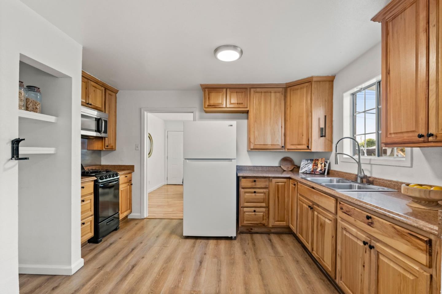 Detail Gallery Image 10 of 43 For 1924 Kammerer Ave, San Jose,  CA 95116 - 2 Beds | 1 Baths