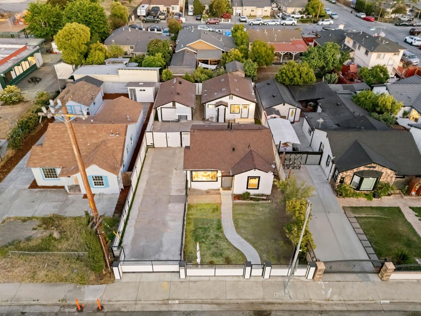 Detail Gallery Image 2 of 43 For 1924 Kammerer Ave, San Jose,  CA 95116 - 2 Beds | 1 Baths