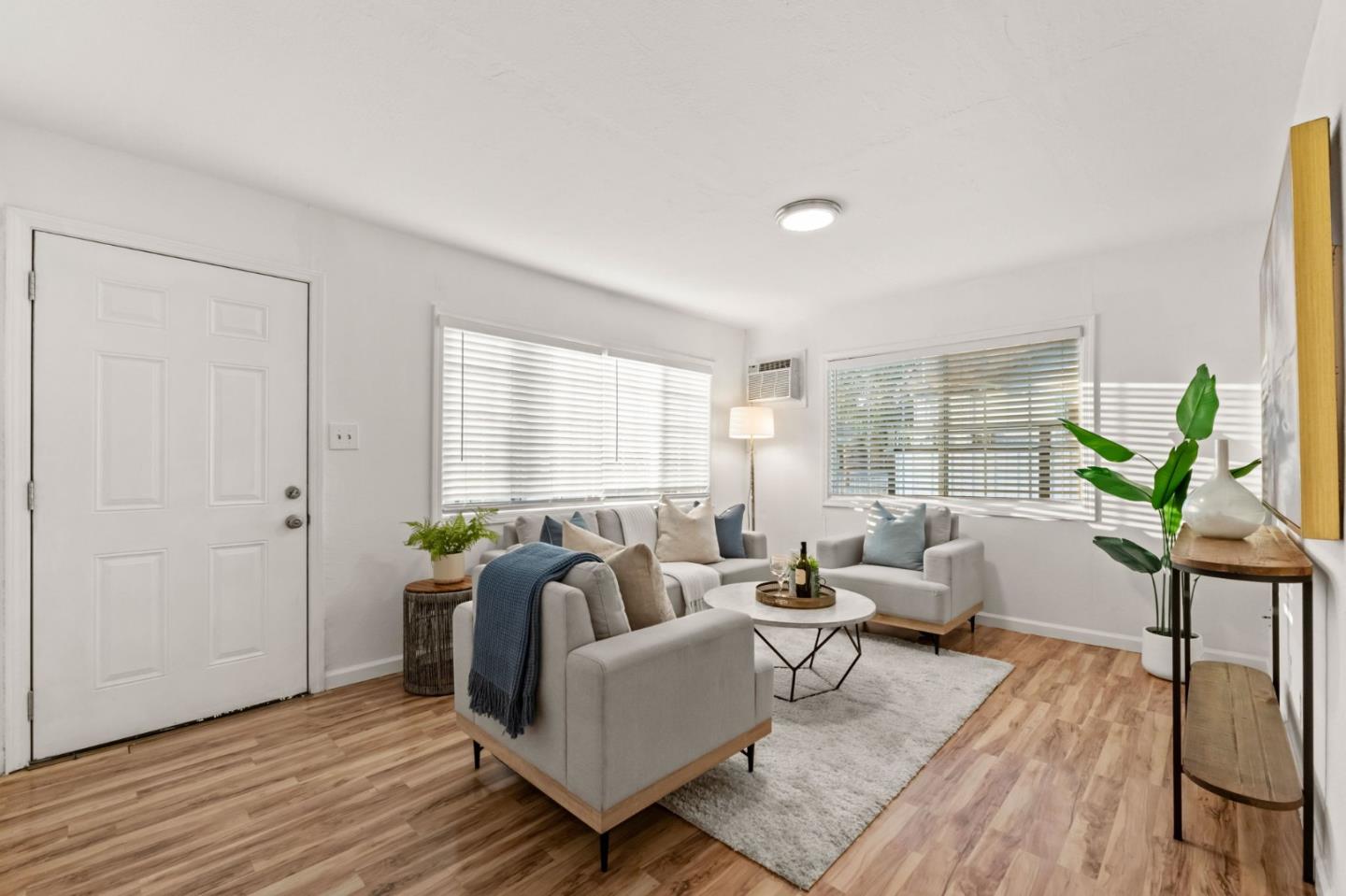 Detail Gallery Image 4 of 43 For 1924 Kammerer Ave, San Jose,  CA 95116 - 2 Beds | 1 Baths