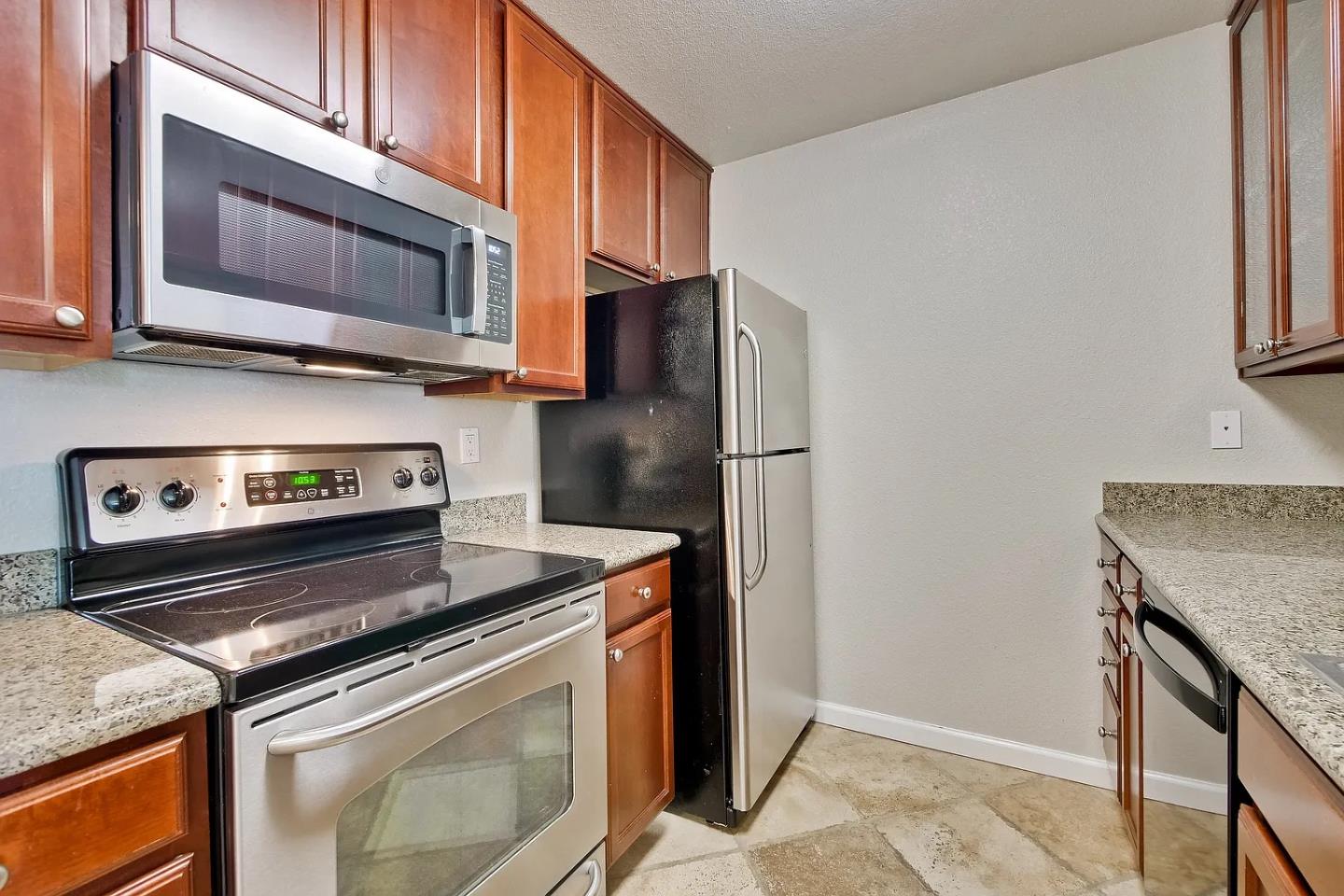 Detail Gallery Image 16 of 47 For 796 Teatree Ct, San Jose,  CA 95128 - 2 Beds | 2 Baths