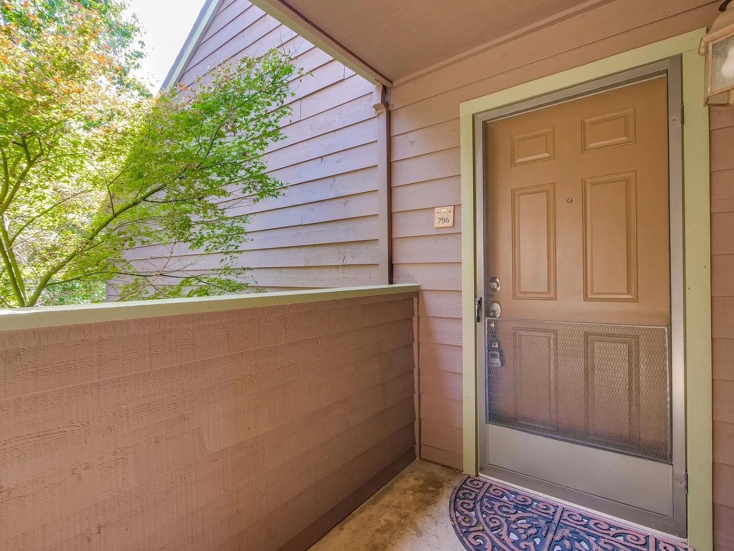 Detail Gallery Image 4 of 47 For 796 Teatree Ct, San Jose,  CA 95128 - 2 Beds | 2 Baths
