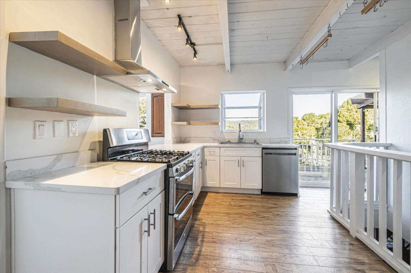 Detail Gallery Image 18 of 37 For 734 Loma Prieta Dr, Aptos,  CA 95003 - 2 Beds | 1 Baths