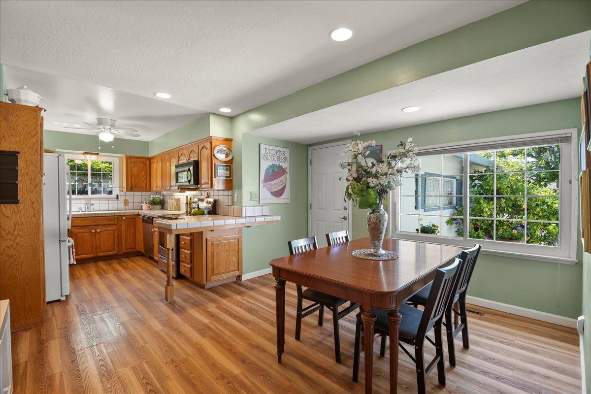 Detail Gallery Image 10 of 26 For 1634 Bowling Ln, San Jose,  CA 95118 - 3 Beds | 2 Baths