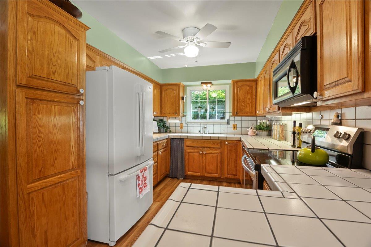 Detail Gallery Image 13 of 26 For 1634 Bowling Ln, San Jose,  CA 95118 - 3 Beds | 2 Baths