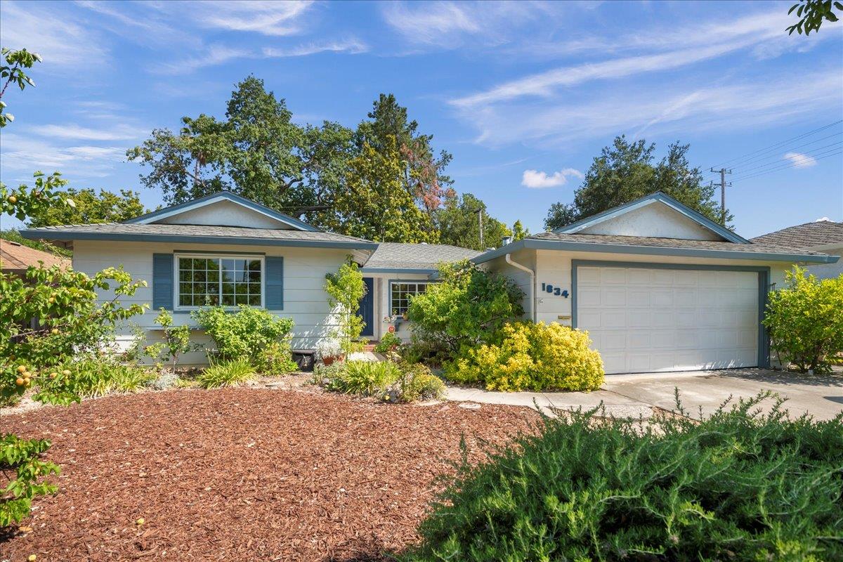 Detail Gallery Image 2 of 26 For 1634 Bowling Ln, San Jose,  CA 95118 - 3 Beds | 2 Baths