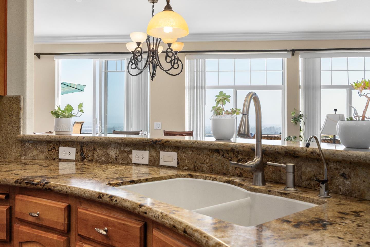 Detail Gallery Image 13 of 62 For 960 Smith Rd, Watsonville,  CA 95076 - 6 Beds | 4 Baths