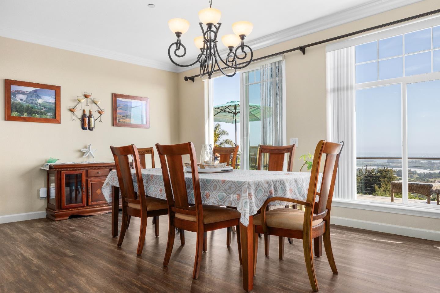 Detail Gallery Image 15 of 62 For 960 Smith Rd, Watsonville,  CA 95076 - 6 Beds | 4 Baths