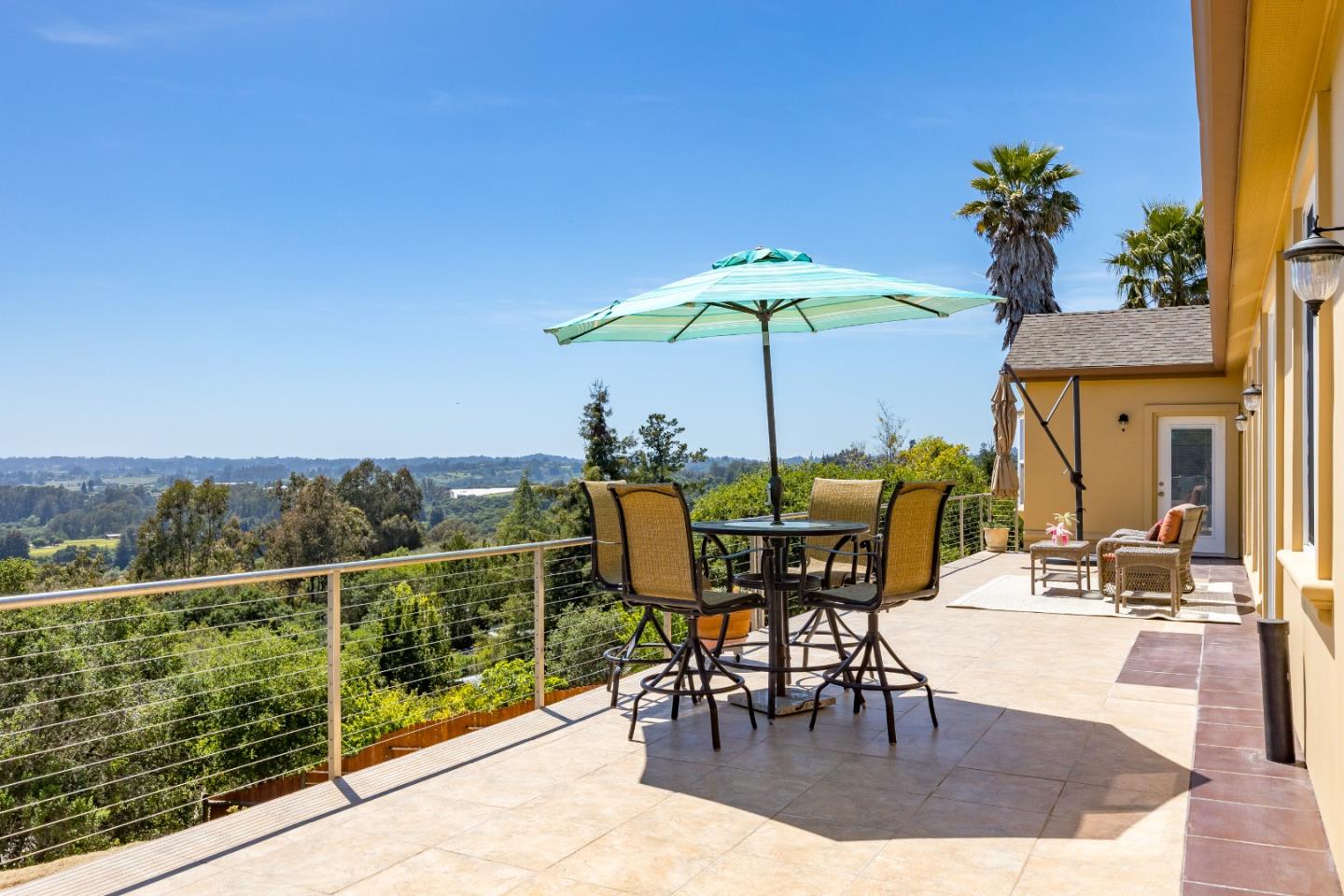 Detail Gallery Image 16 of 62 For 960 Smith Rd, Watsonville,  CA 95076 - 6 Beds | 4 Baths