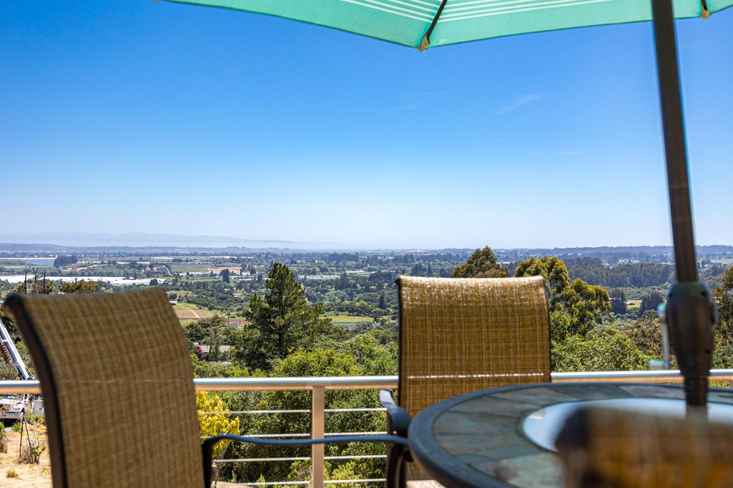 Detail Gallery Image 17 of 62 For 960 Smith Rd, Watsonville,  CA 95076 - 6 Beds | 4 Baths