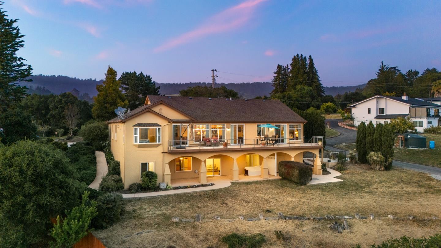 Detail Gallery Image 2 of 62 For 960 Smith Rd, Watsonville,  CA 95076 - 6 Beds | 4 Baths