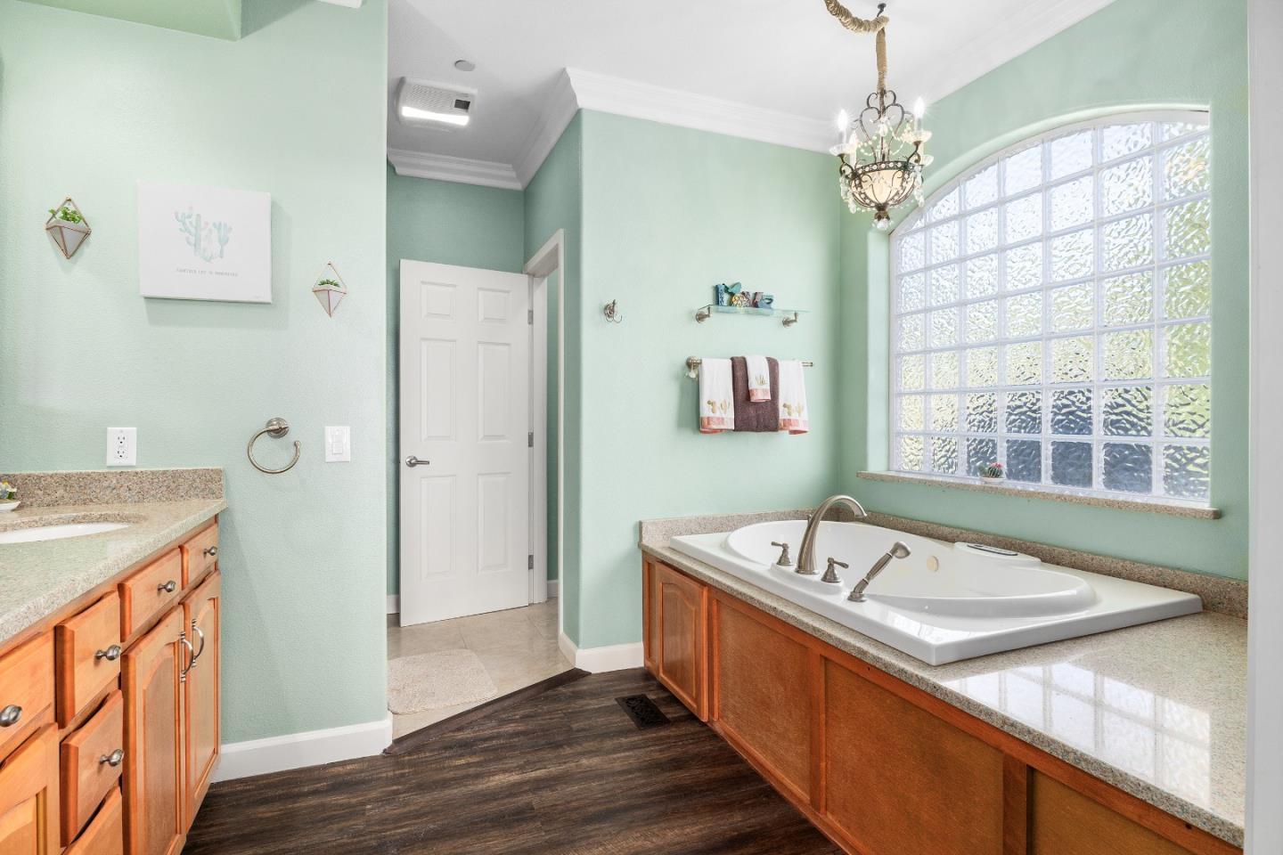 Detail Gallery Image 25 of 62 For 960 Smith Rd, Watsonville,  CA 95076 - 6 Beds | 4 Baths