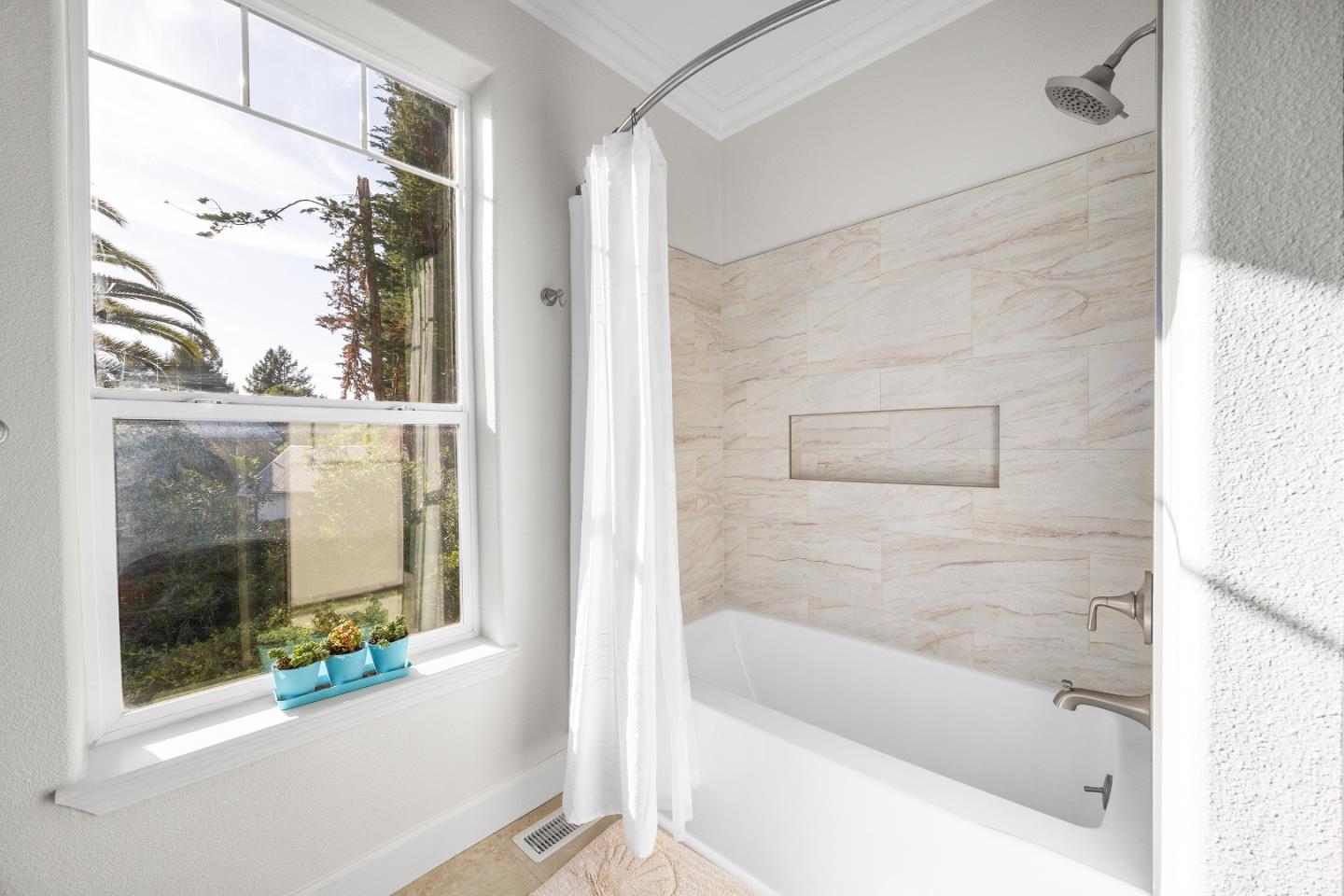 Detail Gallery Image 39 of 62 For 960 Smith Rd, Watsonville,  CA 95076 - 6 Beds | 4 Baths