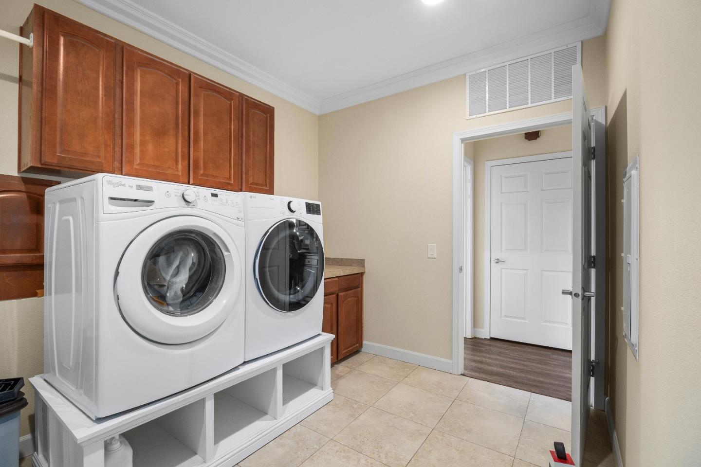 Detail Gallery Image 43 of 62 For 960 Smith Rd, Watsonville,  CA 95076 - 6 Beds | 4 Baths