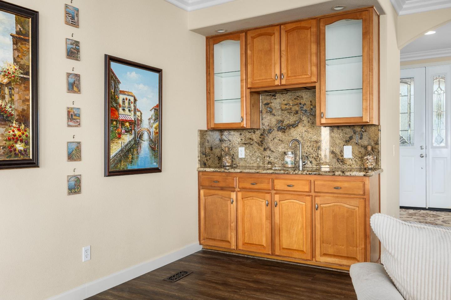 Detail Gallery Image 9 of 62 For 960 Smith Rd, Watsonville,  CA 95076 - 6 Beds | 4 Baths