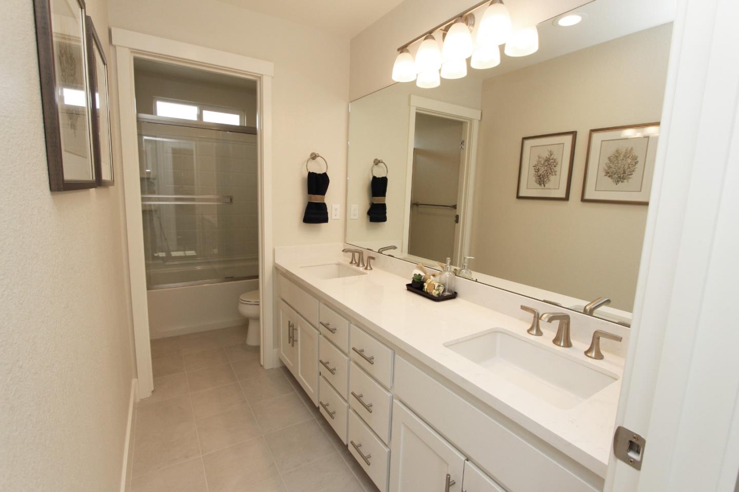 Detail Gallery Image 23 of 32 For 1660 Dolomite Dr #5,  Los Banos,  CA 93635 - 5 Beds | 3 Baths