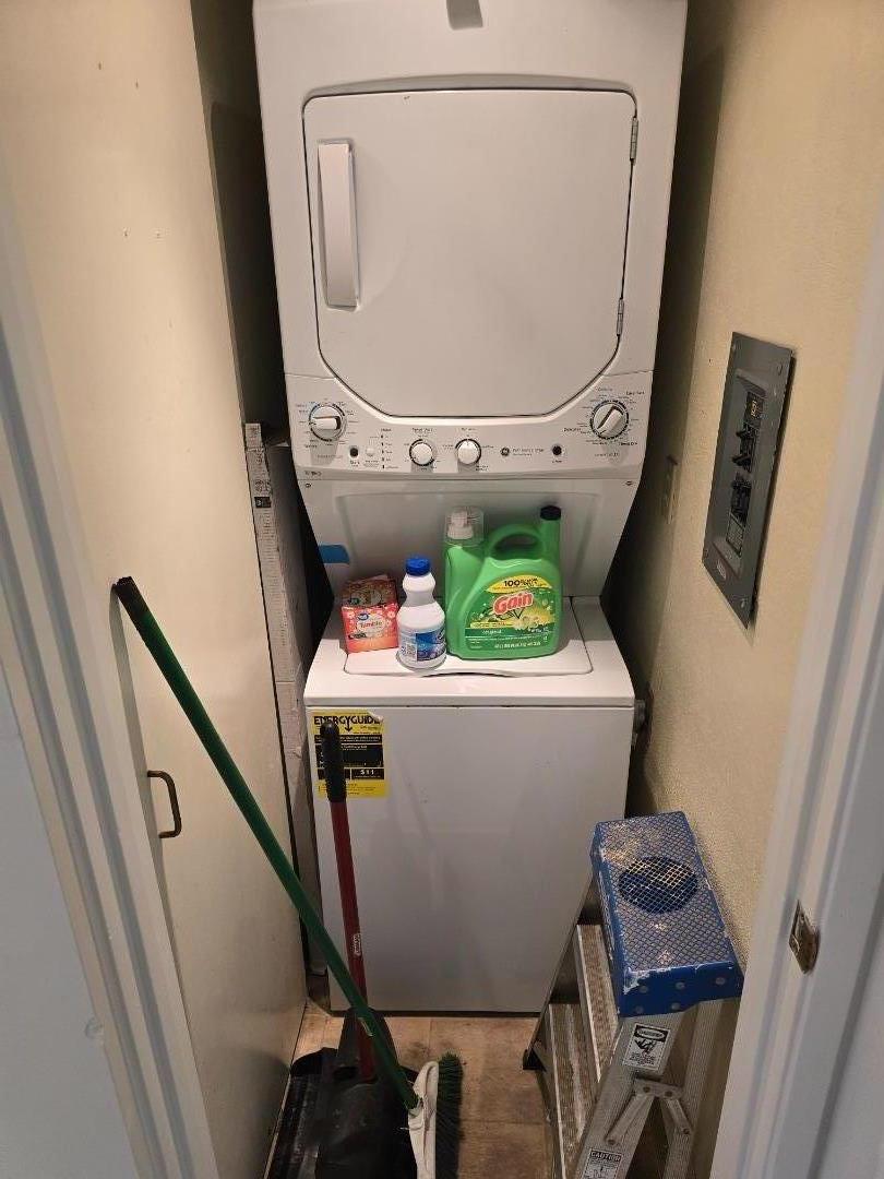 Detail Gallery Image 12 of 26 For 2416 N Main St #B,  Salinas,  CA 93906 - 2 Beds | 1/1 Baths