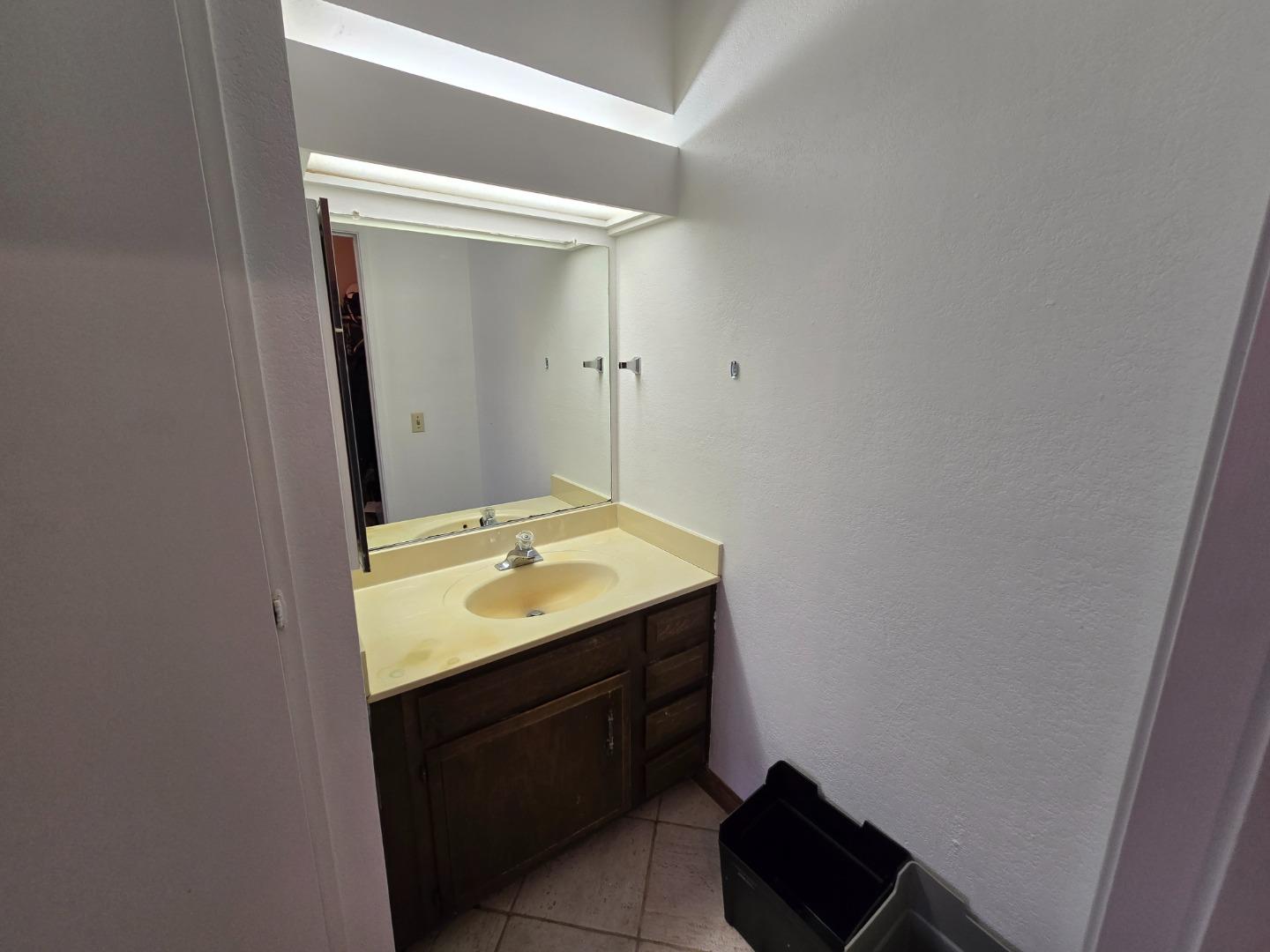 Detail Gallery Image 19 of 26 For 2416 N Main St #B,  Salinas,  CA 93906 - 2 Beds | 1/1 Baths