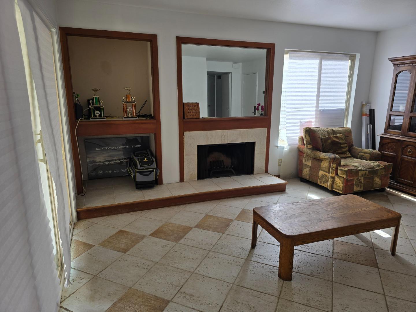 Detail Gallery Image 6 of 26 For 2416 N Main St #B,  Salinas,  CA 93906 - 2 Beds | 1/1 Baths