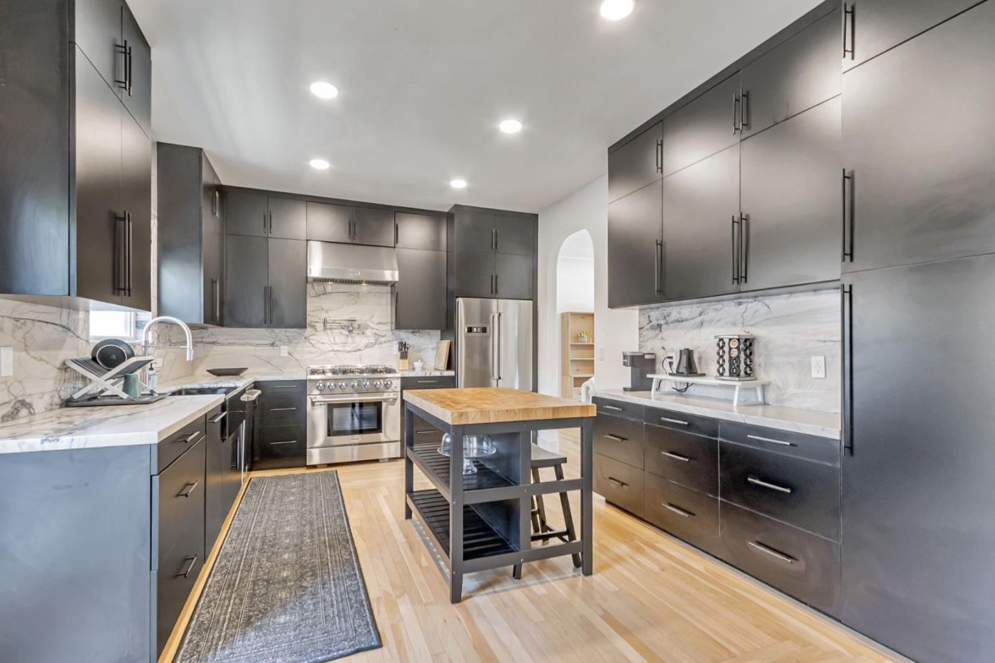Detail Gallery Image 14 of 58 For 1148 Palm St, San Jose,  CA 95110 - 4 Beds | 2 Baths
