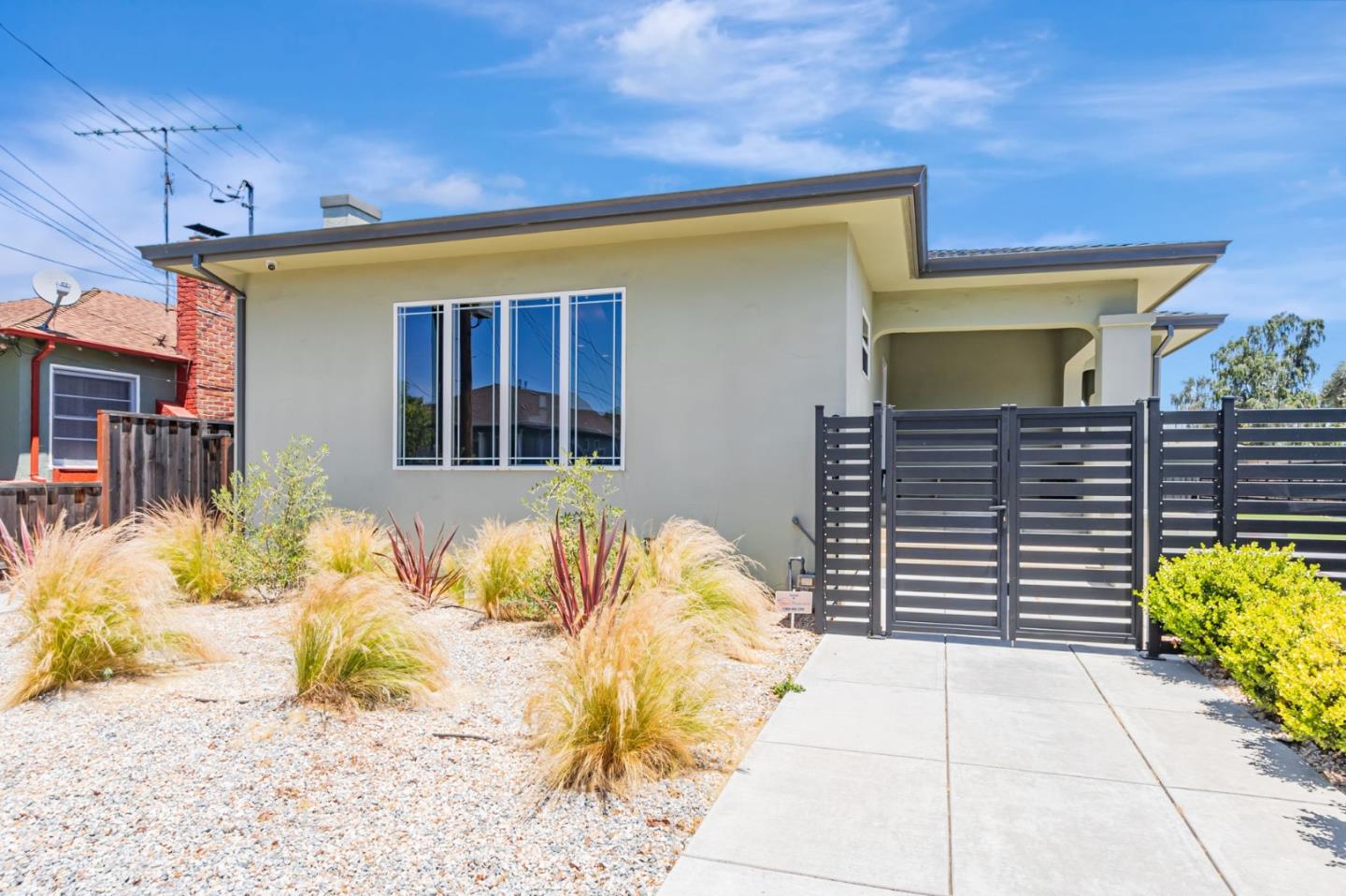 Detail Gallery Image 4 of 58 For 1148 Palm St, San Jose,  CA 95110 - 4 Beds | 2 Baths