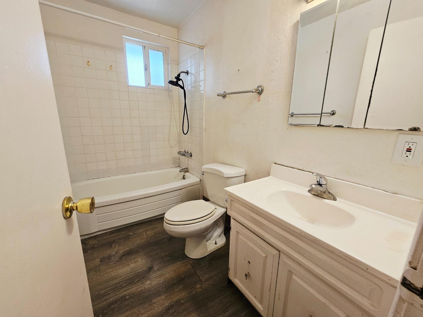 Detail Gallery Image 15 of 25 For 227 Whirlaway Dr, San Jose,  CA 95111 - 4 Beds | 2 Baths