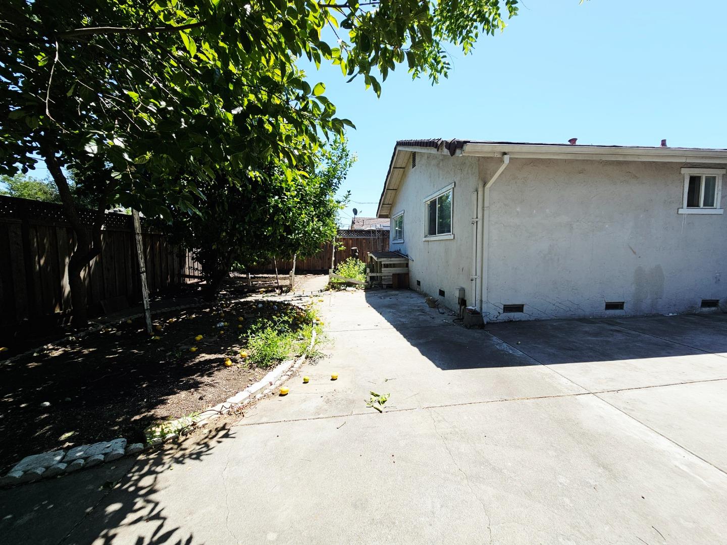 Detail Gallery Image 24 of 25 For 227 Whirlaway Dr, San Jose,  CA 95111 - 4 Beds | 2 Baths