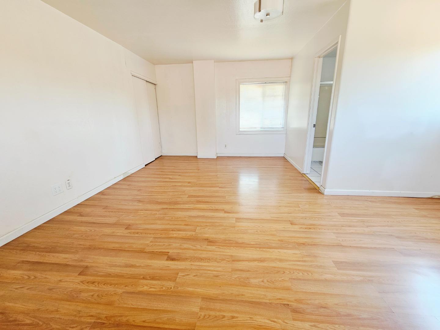 Detail Gallery Image 7 of 25 For 227 Whirlaway Dr, San Jose,  CA 95111 - 4 Beds | 2 Baths