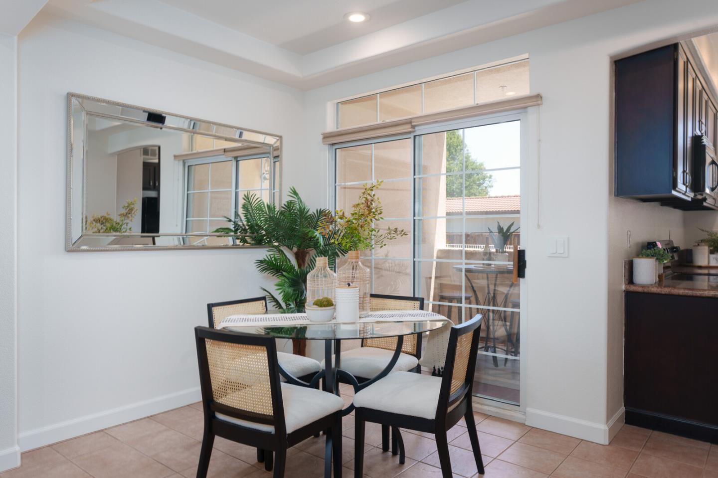 Detail Gallery Image 17 of 77 For 1114 S Winchester Blvd, San Jose,  CA 95128 - 2 Beds | 2 Baths
