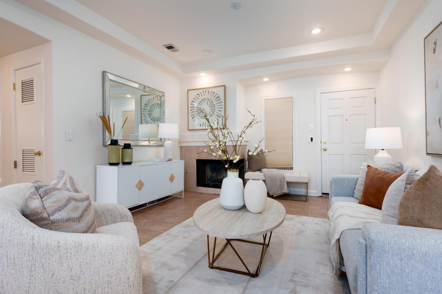 Detail Gallery Image 2 of 77 For 1114 S Winchester Blvd, San Jose,  CA 95128 - 2 Beds | 2 Baths