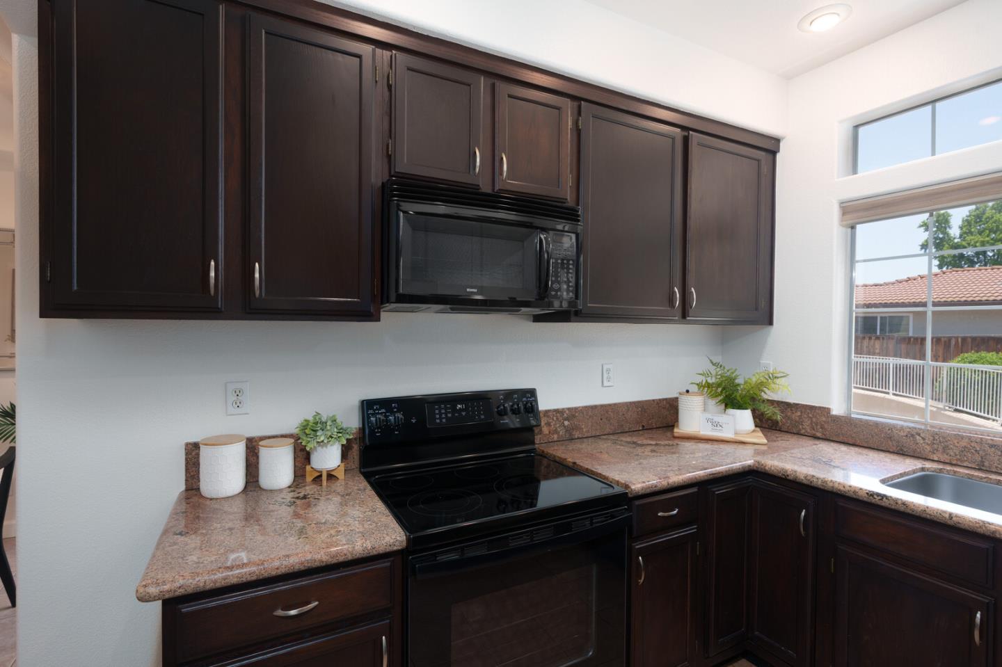 Detail Gallery Image 25 of 77 For 1114 S Winchester Blvd, San Jose,  CA 95128 - 2 Beds | 2 Baths
