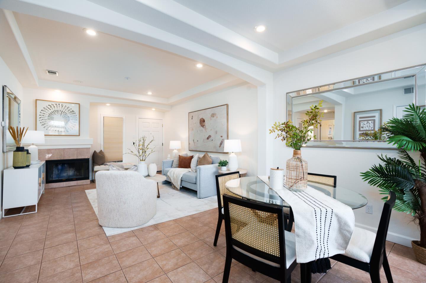 Detail Gallery Image 3 of 77 For 1114 S Winchester Blvd, San Jose,  CA 95128 - 2 Beds | 2 Baths
