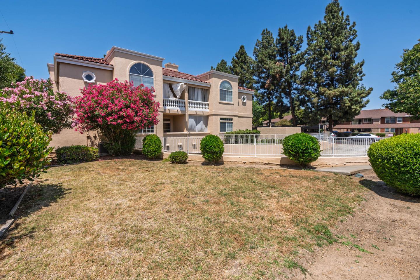 Detail Gallery Image 60 of 77 For 1114 S Winchester Blvd, San Jose,  CA 95128 - 2 Beds | 2 Baths