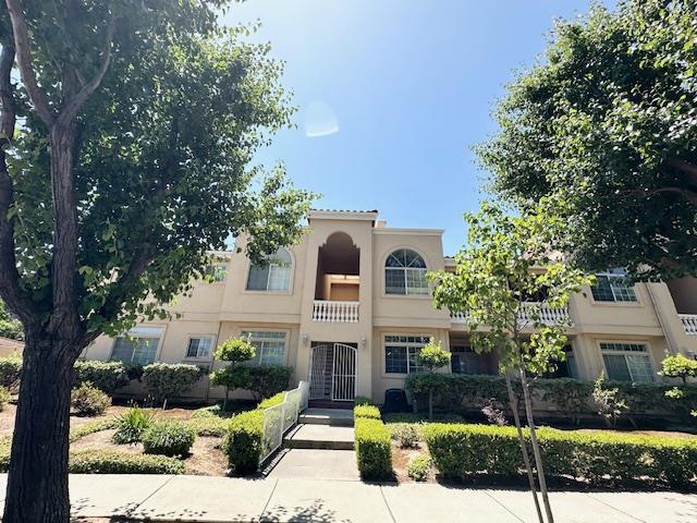 Detail Gallery Image 62 of 77 For 1114 S Winchester Blvd, San Jose,  CA 95128 - 2 Beds | 2 Baths