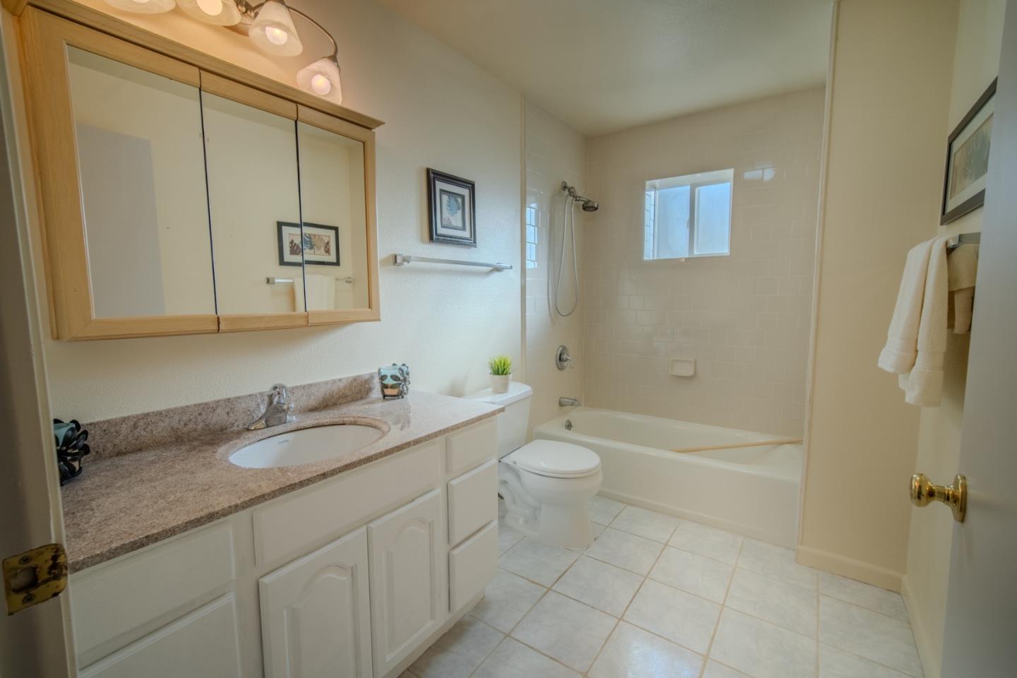 Detail Gallery Image 26 of 40 For 2735 Del Monte Ave, El Cerrito,  CA 94530 - 6 Beds | 4 Baths