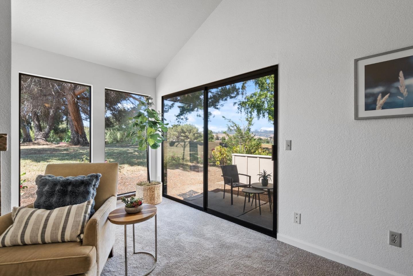 Detail Gallery Image 16 of 44 For 30 Joes Ln, Hollister,  CA 95023 - 2 Beds | 2/1 Baths