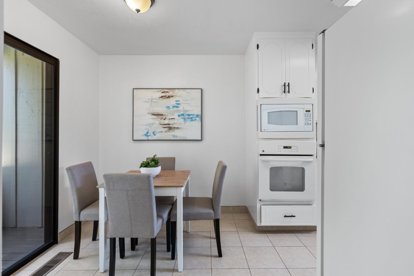 Detail Gallery Image 17 of 44 For 30 Joes Ln, Hollister,  CA 95023 - 2 Beds | 2/1 Baths