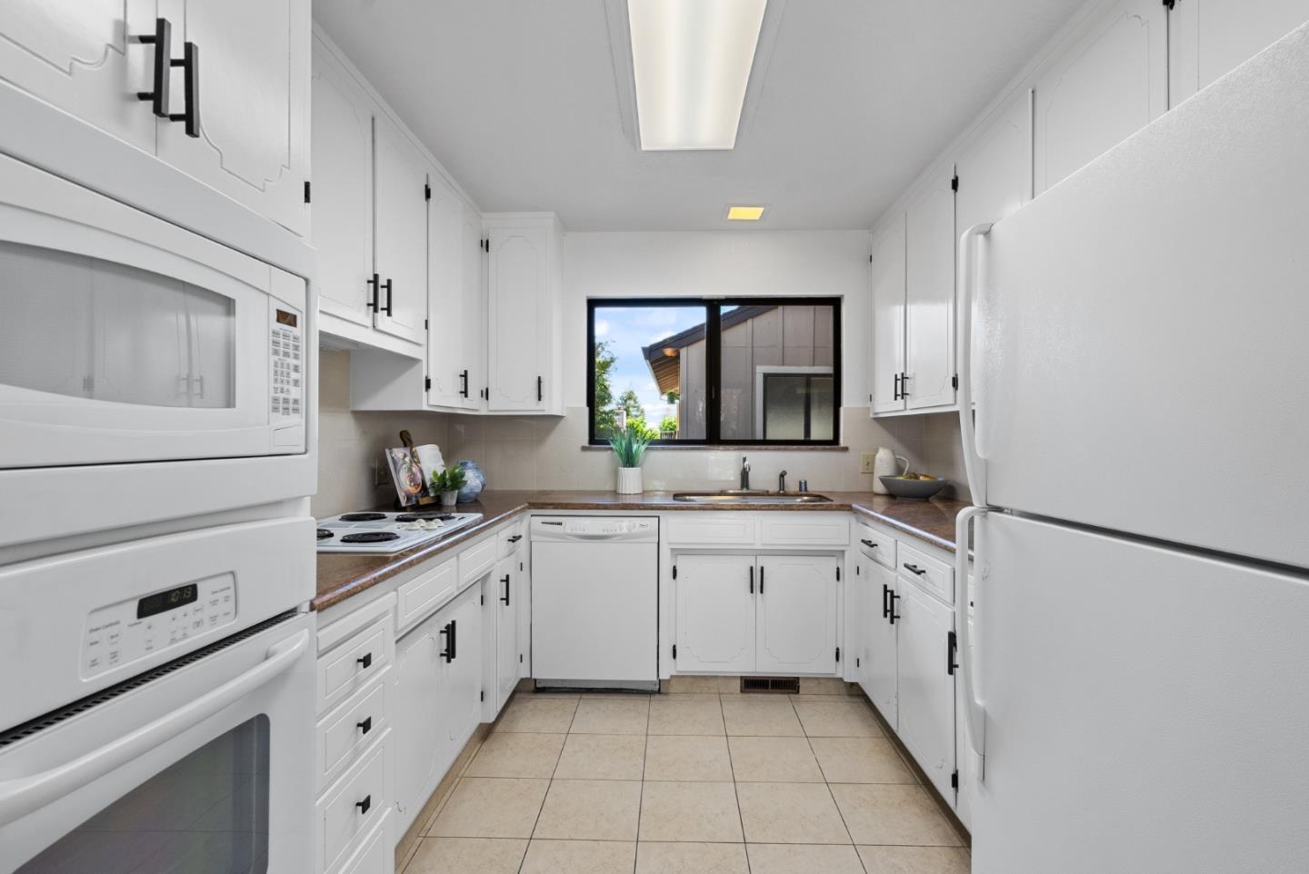 Detail Gallery Image 19 of 44 For 30 Joes Ln, Hollister,  CA 95023 - 2 Beds | 2/1 Baths