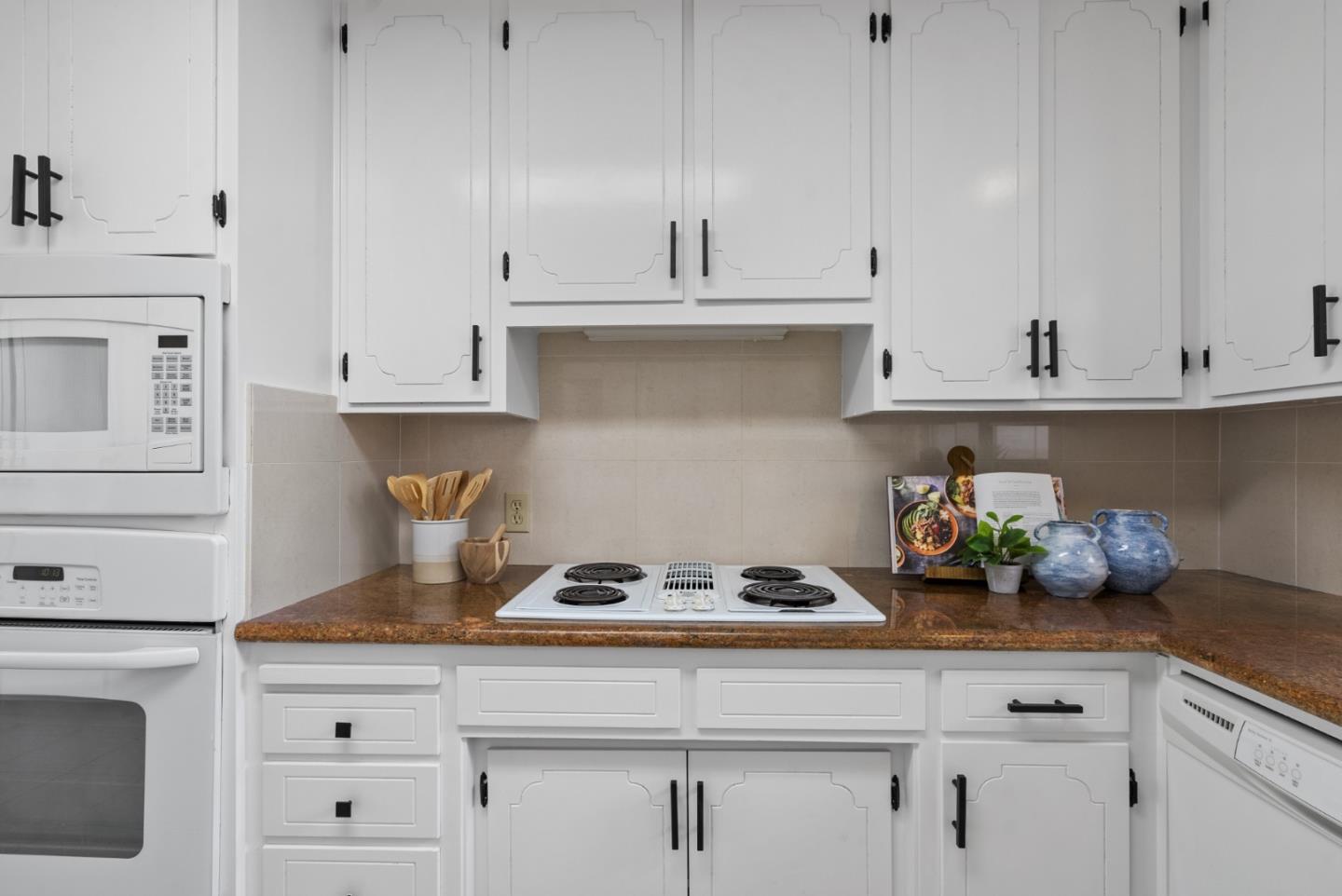 Detail Gallery Image 20 of 44 For 30 Joes Ln, Hollister,  CA 95023 - 2 Beds | 2/1 Baths