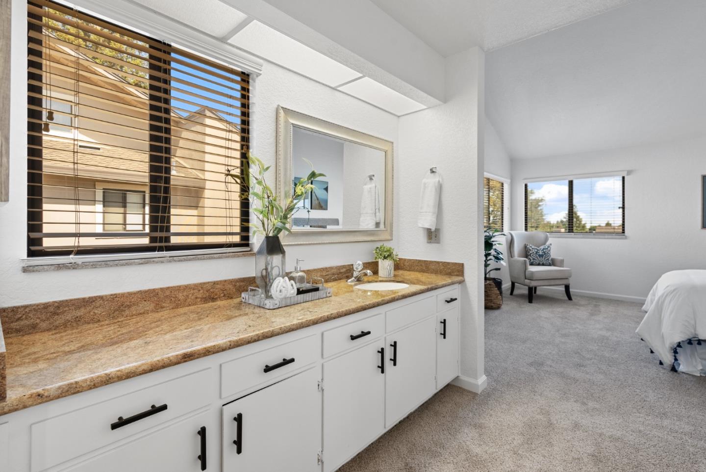 Detail Gallery Image 33 of 44 For 30 Joes Ln, Hollister,  CA 95023 - 2 Beds | 2/1 Baths
