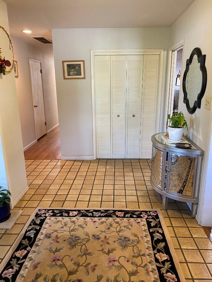 Detail Gallery Image 7 of 32 For 1683 Escalante Way, Burlingame,  CA 94010 - 4 Beds | 2 Baths