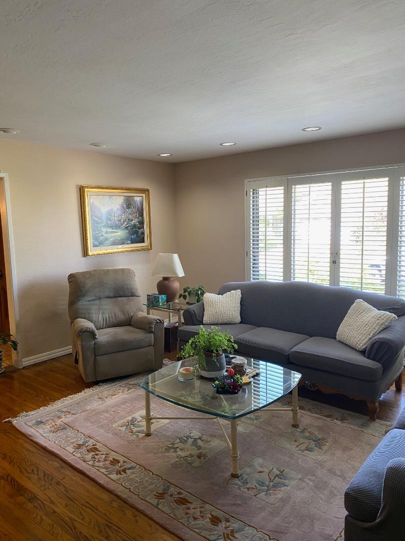 Detail Gallery Image 9 of 32 For 1683 Escalante Way, Burlingame,  CA 94010 - 4 Beds | 2 Baths