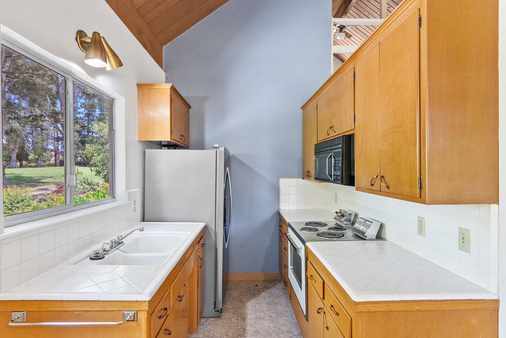 Detail Gallery Image 17 of 31 For 388 Belle Monti Ct, Aptos,  CA 95003 - 2 Beds | 2 Baths