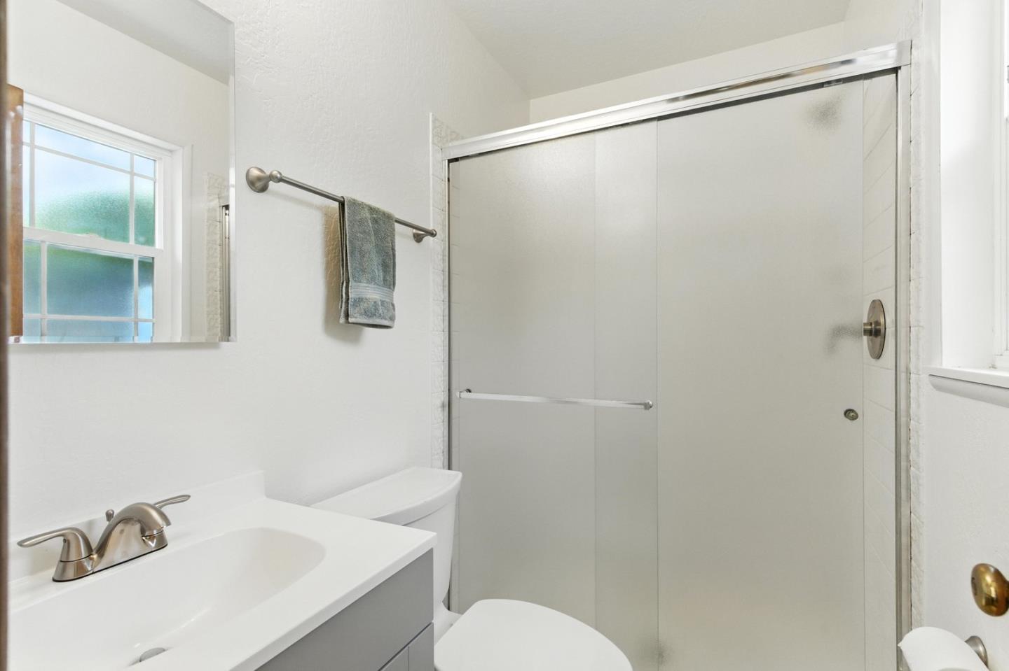5222 Keystone Drive, Fremont, California 94536, 4 Bedrooms Bedrooms, ,2 BathroomsBathrooms,Residential,For Sale,5222 Keystone Drive,ML82009591