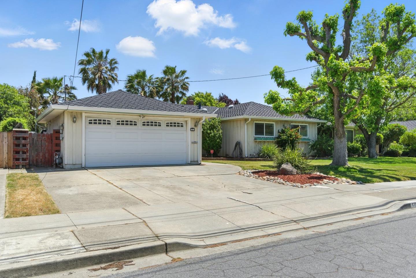 5222 Keystone Drive, Fremont, California 94536, 4 Bedrooms Bedrooms, ,2 BathroomsBathrooms,Residential,For Sale,5222 Keystone Drive,ML82009591