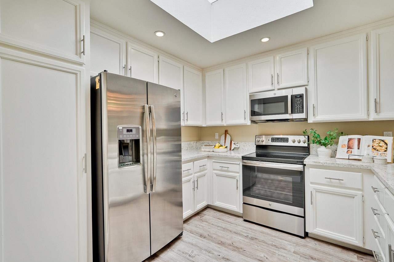 Detail Gallery Image 14 of 51 For 928 Wright Ave #406,  Mountain View,  CA 94043 - 2 Beds | 2 Baths