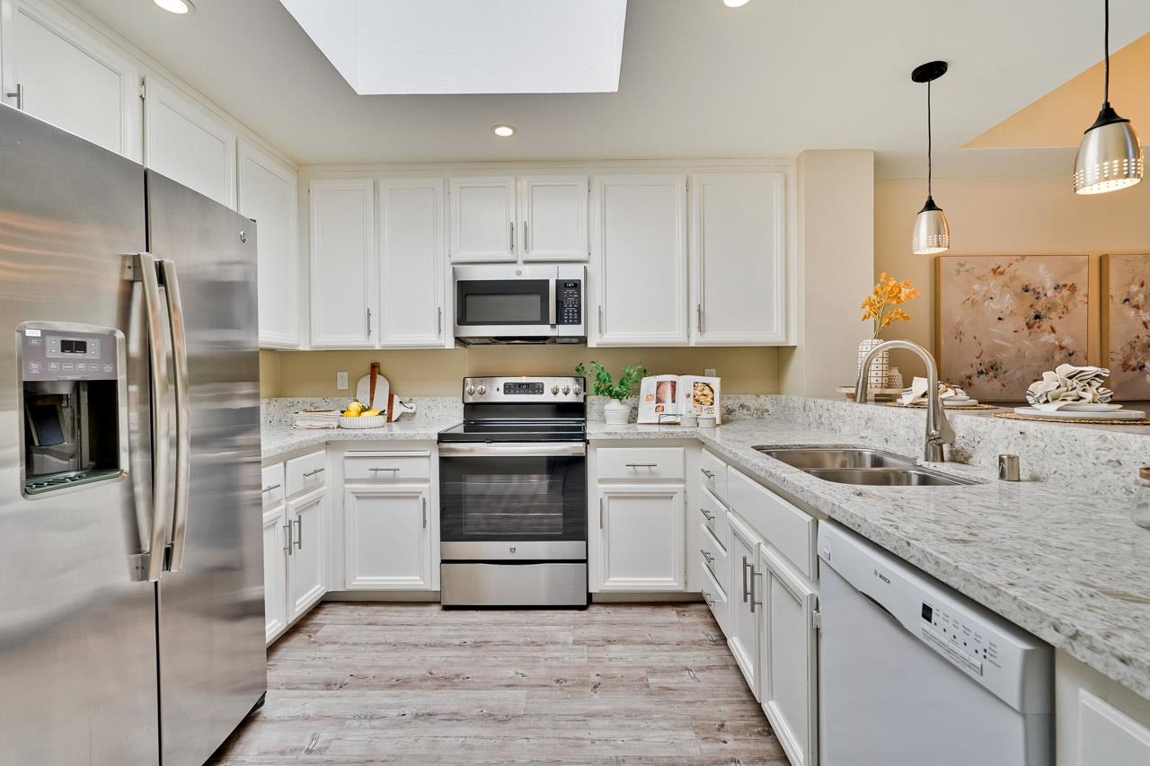 Detail Gallery Image 16 of 51 For 928 Wright Ave #406,  Mountain View,  CA 94043 - 2 Beds | 2 Baths