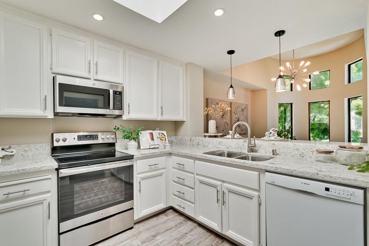 Detail Gallery Image 17 of 51 For 928 Wright Ave #406,  Mountain View,  CA 94043 - 2 Beds | 2 Baths