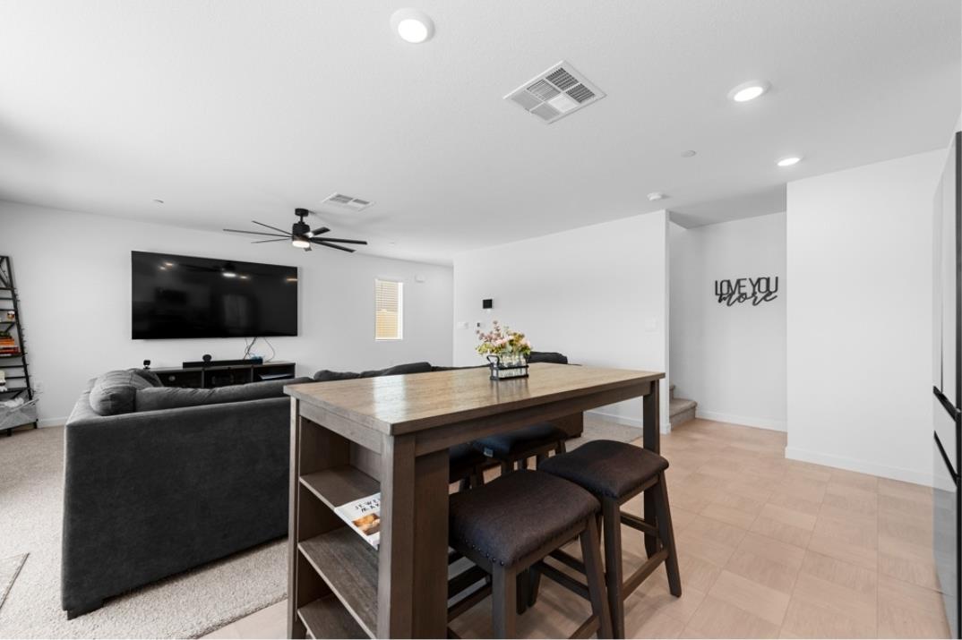 Detail Gallery Image 12 of 33 For 7741 Forestdale Way, Elk Grove,  CA 95758 - 4 Beds | 2/1 Baths